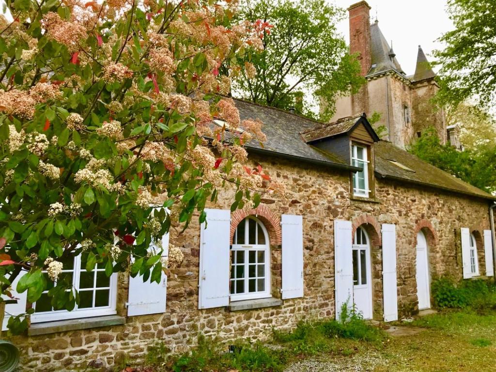 Cottage Du Chateau Erbrée Exterior foto